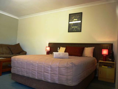 Winchester Motel - VIC Tourism 3