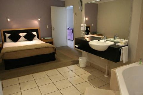 Windmill Motel And Reception Centre - VIC Tourism 0