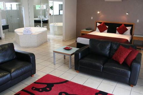Windmill Motel And Reception Centre - VIC Tourism 3