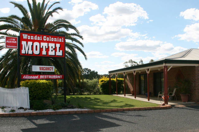 Mount Mceuen QLD VIC Tourism