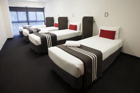 Y Hotel Hyde Park - VIC Tourism 10
