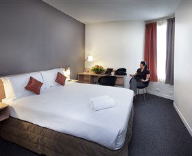Ibis Hotel Perth - VIC Tourism 1