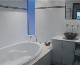 Karma Chalets And Karisma Spa - VIC Tourism 2