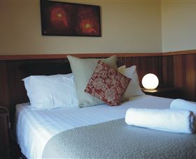 Karma Chalets And Karisma Spa - VIC Tourism 1