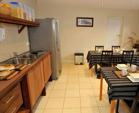 Waikiki Beach Bed And Breakfast - VIC Tourism 3
