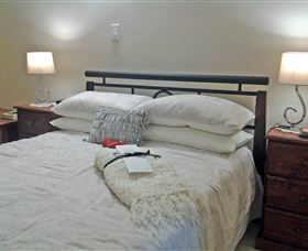 Bromeliad Bed And Breakfast - VIC Tourism 0