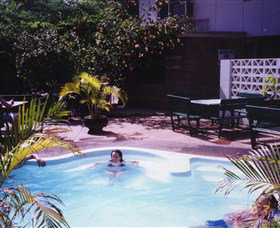 Palm Court Kookaburra Backpackers - VIC Tourism 2