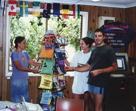 Palm Court Kookaburra Backpackers - VIC Tourism 1