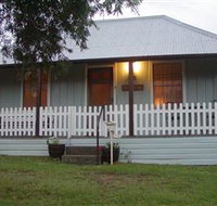 Tinonee Cottages - VIC Tourism