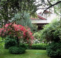 Allan Court Gardens Accommodation - VIC Tourism