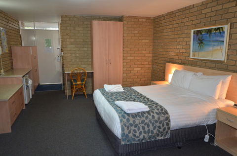 Tropicana Motor Inn - VIC Tourism 6
