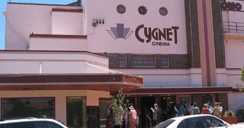 Cygnet Como Cinema - VIC Tourism 3