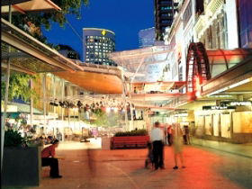 Queen Street Mall - VIC Tourism 0