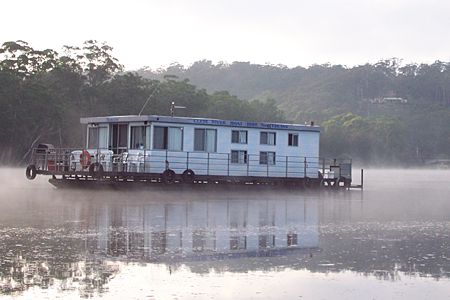 Clyde River Houseboats - VIC Tourism 1