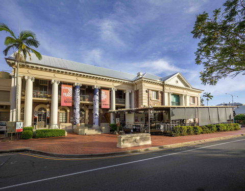 Cairns Regional Gallery - VIC Tourism 8