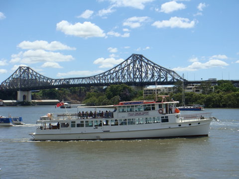 Brisbane Cruises - VIC Tourism 0
