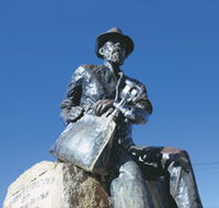 Paddy Hannans Statue - VIC Tourism