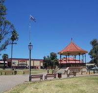 Gladstone Square - VIC Tourism