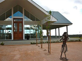 ArtWine Cellar Door - VIC Tourism 0