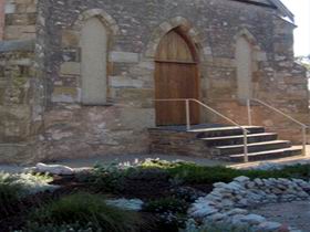 The Hundred Eaves - VIC Tourism 0