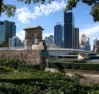 Former Victoria Bridge Abutment Memorial - VIC Tourism