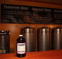 Brewbake at the Big Pineapple - VIC Tourism