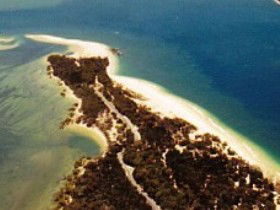 Inskip Peninsula Recreation Area - VIC Tourism 0