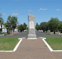 War Memorial and Heroes Avenue - VIC Tourism