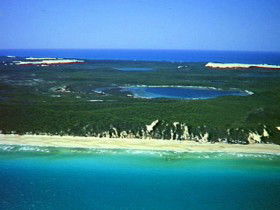 Fraser Island, Great Sandy National Park - VIC Tourism 0