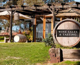 Saint Regis Winery, Food & Wine Bar - VIC Tourism 0