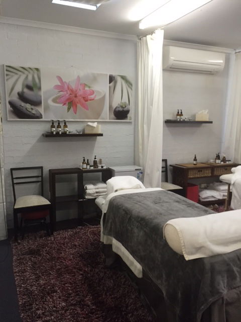 Aromatherapy In Action - VIC Tourism 0