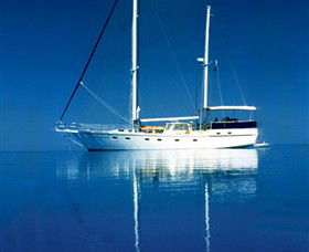 A Luxury Yacht On Sydney Harbour - VIC Tourism 0