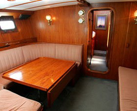 A Luxury Yacht On Sydney Harbour - VIC Tourism 2