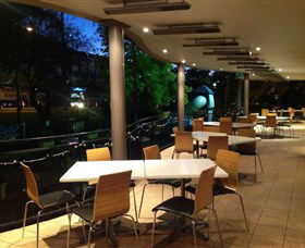 Castle Hill Tavern - VIC Tourism 0