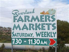 Riverland Farmers Market - VIC Tourism 0