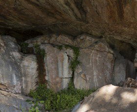 Nanguluwur Rock Art Site And Walk - VIC Tourism 1