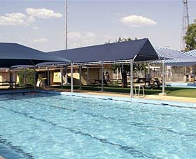Boomi Artesian Hot Spa And Cold Pools - VIC Tourism 1