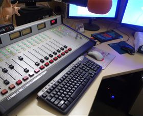 Peak Hill FM Community Radio Station - VIC Tourism 0