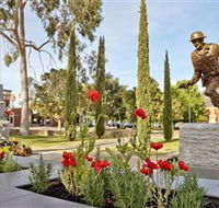 Private Robert Mactier Statue - VIC Tourism