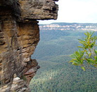 Three Sisters - Honeymoon Bridge - VIC Tourism