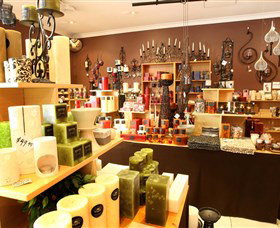 Hunter Valley Gardens Shopping Village - VIC Tourism 1