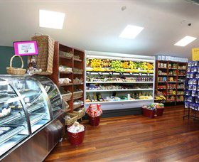 Hunter Valley Gardens Shopping Village - VIC Tourism 3