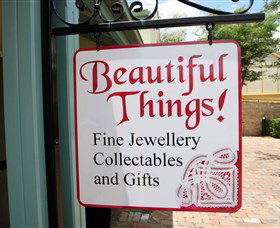Hunter Valley Gardens Shopping Village - VIC Tourism 6