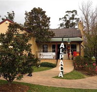 Australian Alpaca Barn - Hunter Valley Gardens - VIC Tourism