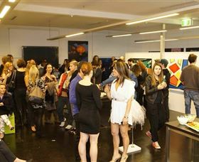 Bondi Art Lounge - VIC Tourism 0