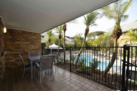 Glen Eden Beach Resort - VIC Tourism 1