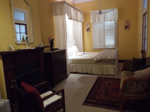 Guy House Bed And Breakfast - VIC Tourism 1