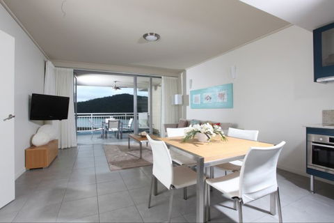 Peppers Airlie Beach - VIC Tourism 0