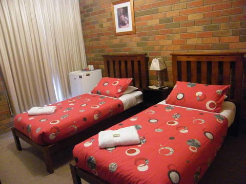 Boomers Guest House Hamilton - VIC Tourism 1