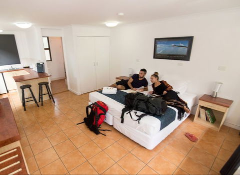 Base Airlie Beach Resort - VIC Tourism 1
